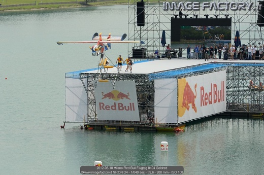 2012-06-10 Milano Red Bull Flugtag 0404 Goldred